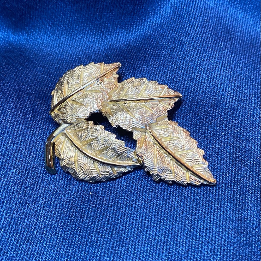 Vintage Gold Leaf Brooch